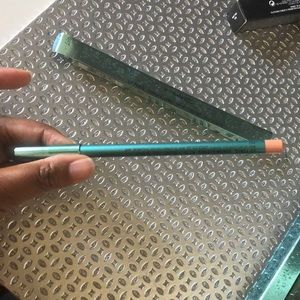 Limited Edition Mac alluring aquatic lipliner